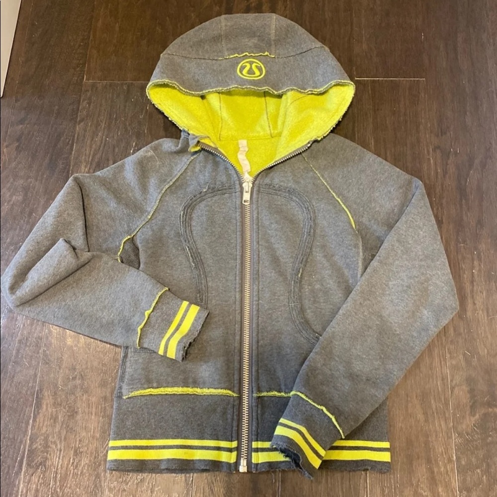 Lululemon hoodie size 4